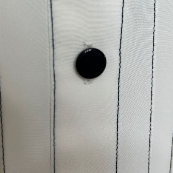 COUNTRY CLASSICS By Koret Cream Button Down Blouse - Picture 3 of 12